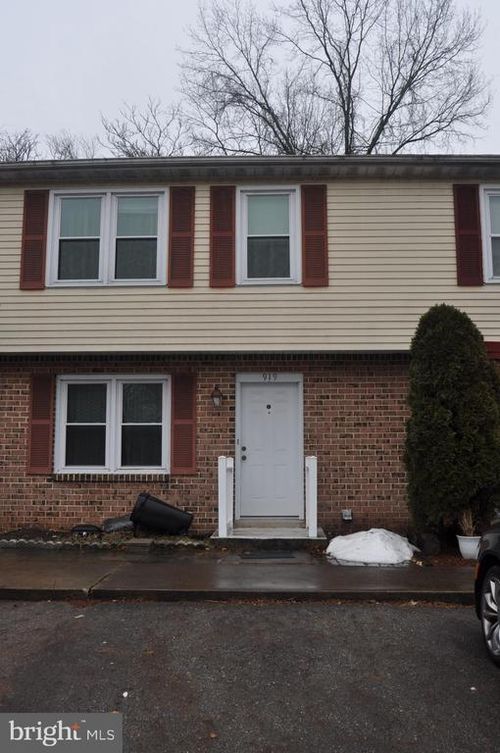 919 Meadow Ln, MILLERSBURG, PA, 17061-9743 | Card Image