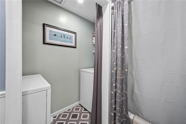 301 Holland Ct, Townhouse with 2 bedrooms, 2 bathrooms and 1 parking in Coraopolis PA | Image 23