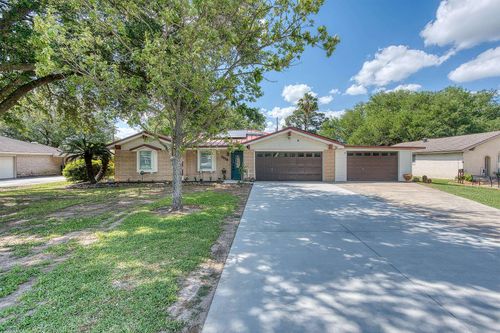 3018 Vernon St, Nederland, TX, 77627-6337 | Card Image