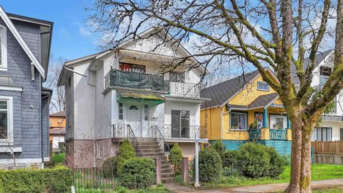 2-2223 E 8th Ave, Vancouver, BC, V5N1V4 | Card Image