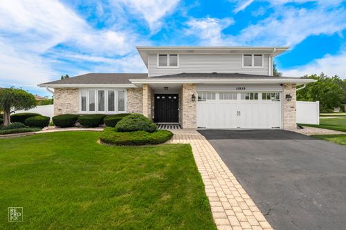 11939 S Pinecreek Dr, Orland Park, IL, 60467-7195 | Card Image