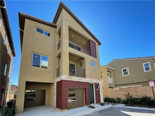 545 Catalonia, Lake Forest, CA, 92630 | Card Image