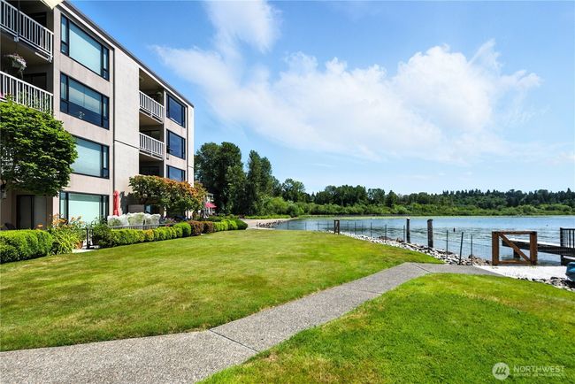 APT-101 - 9717 Ne Juanita Dr, Condo with 2 bedrooms, 2 bathrooms and 2 parking in Kirkland WA | Image 28
