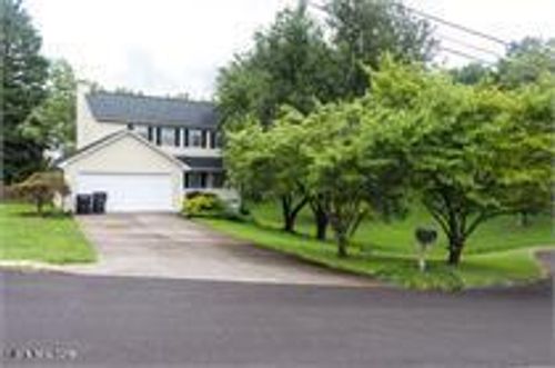 9009 Tall Timber Dr, Knoxville, TN, 37931-4351 | Card Image