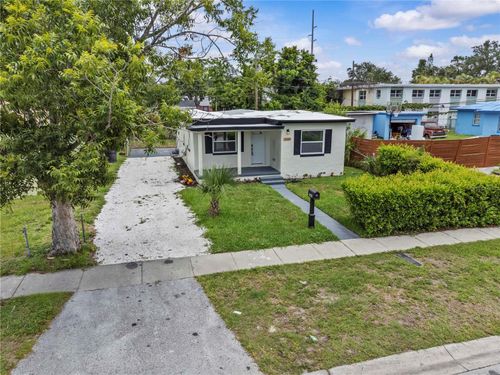 2465 16th Ave S, St Petersburg, FL, 33712-2604 | Card Image