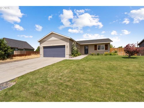 122 Falcon Ct, Boardman, OR