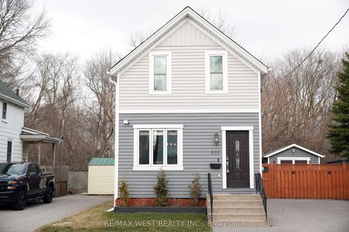 203 Court St, Oshawa, ON, L1H4W6 | Card Image