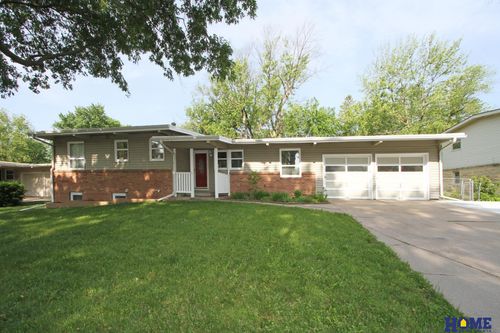 1319 Eastridge Dr, Lincoln, NE, 68510-5018 | Card Image