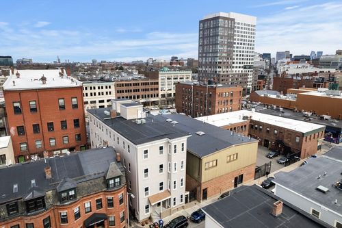 195 Green St, Cambridge, MA, 02139-4064 | Card Image