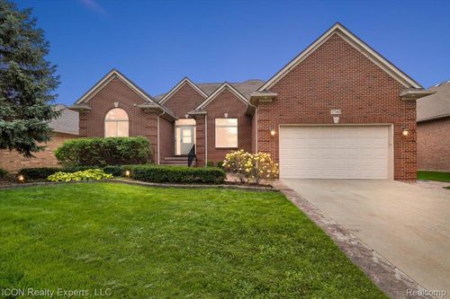 17542 Goldeneye Dr, Clinton Township, MI, 48038-1191 | Card Image
