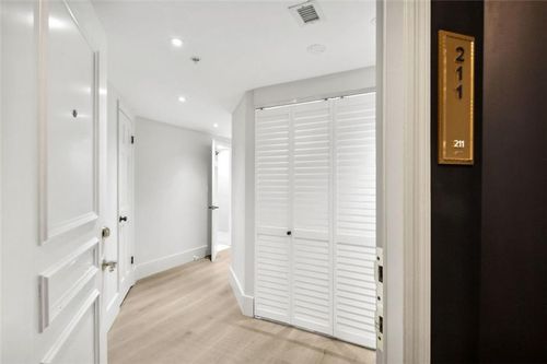 apt-211-199 14th St Ne, Atlanta, GA, 30309-3672 | Card Image