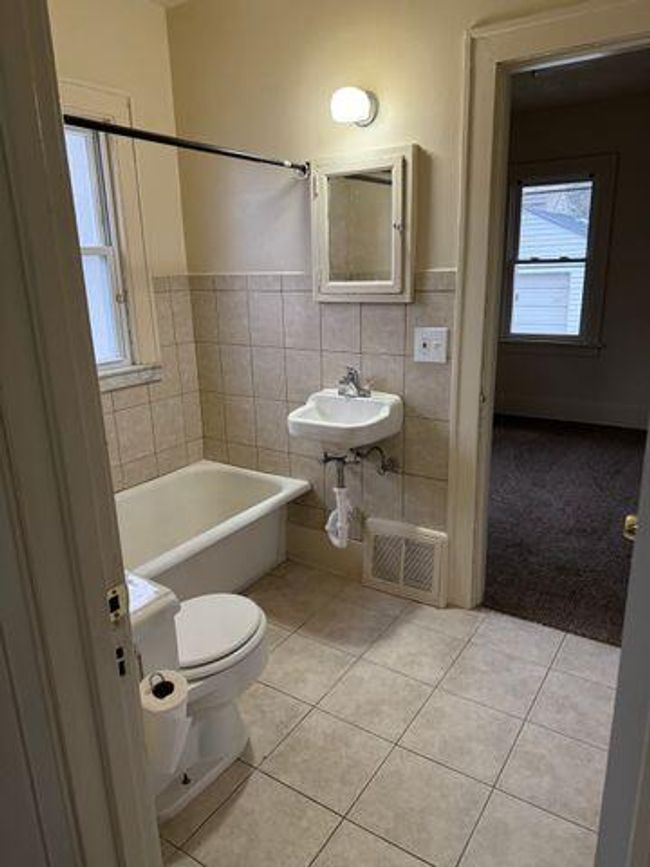 2844 Mackin Rd, House other with 2 bedrooms, 1 bathrooms and null parking in Flint MI | Image 11