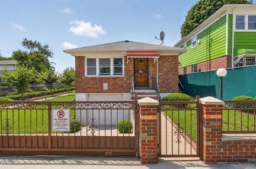 2366 95th St, New York, NY, 11369 | Card Image