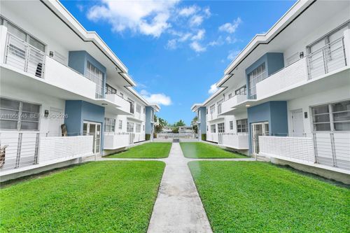 12-200 S Shore Dr, Miami Beach, FL, 33141-3962 | Card Image
