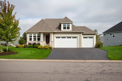 1075 Mehegan Ln, White Bear Tp, MN, 55127-4401 | Card Image