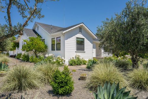 490 W Spain St, Sonoma, CA, 95476 | Card Image