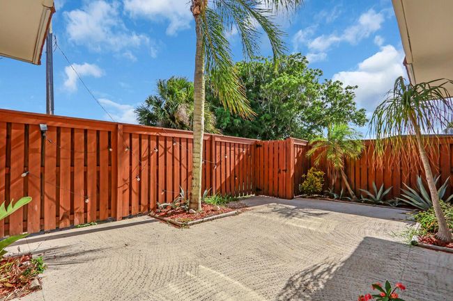APT-1C - 3900 County Line Rd, Townhouse with 2 bedrooms, 3 bathrooms and null parking in Jupiter FL | Image 7