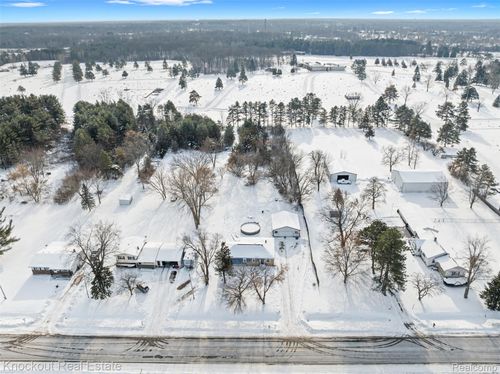 1268 E Dodge Rd, Mount Morris, MI, 48458-9127 | Card Image