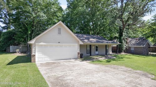 4821 Cottonwood Ln, Jackson, MS, 39212-3505 | Card Image