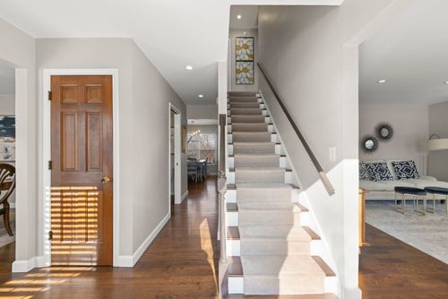 309 Carriage Hill Rd, Naperville, IL, 60565-2420 | Card Image