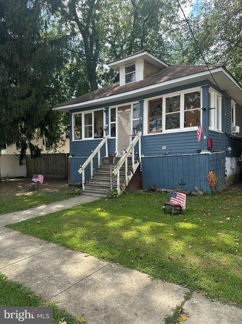 44 S Pine Ave, Maple Shade, NJ, 08052-1720 | Card Image