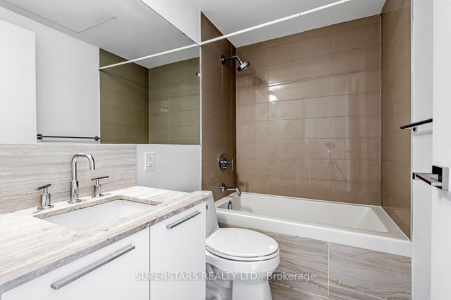 2413 - 50 Charles St E, Condo with 0 bedrooms, 1 bathrooms and null parking in Toronto ON | Image 18