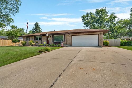 310 Lee St, Manhattan, IL, 60442-8134 | Card Image