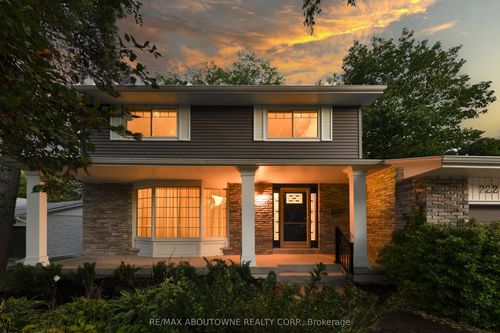 222 Vance Dr, Oakville, ON, L6L3L1 | Card Image