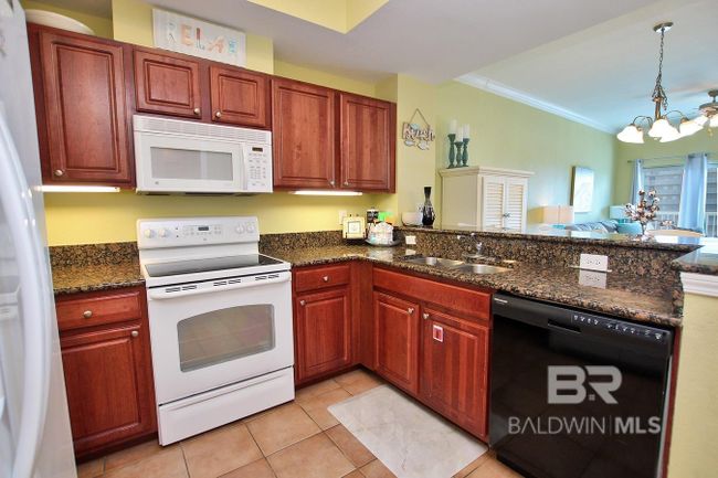 APT-402 - 1010 W Beach Blvd, Condo with 2 bedrooms, 2 bathrooms and null parking in Gulf Shores AL | Image 7