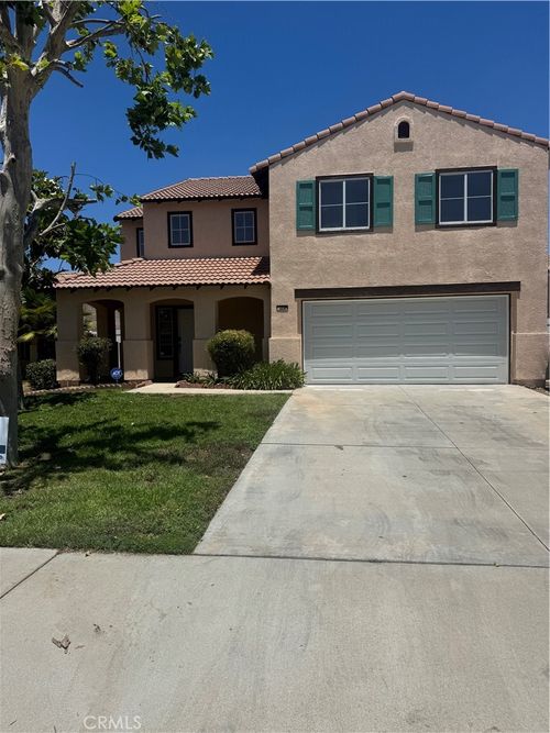 674 Myrtle Ave, Perris, CA, 92571-9425 | Card Image