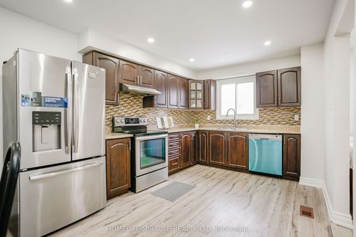 15 Heatherside Crt, Brampton, ON, L6S1N9 | Card Image