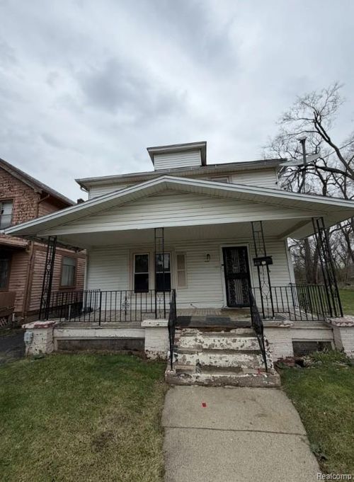 813 Addison St, Flint, MI, 48505-3912 | Card Image