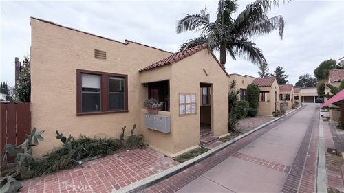2-5031 Bakman Ave, North Hollywood, CA, 91601-4266 | Card Image