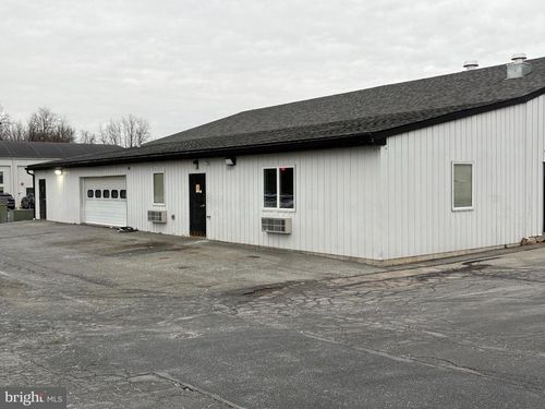 220 N Park Rd, WYOMISSING, PA, 19610-2945 | Card Image