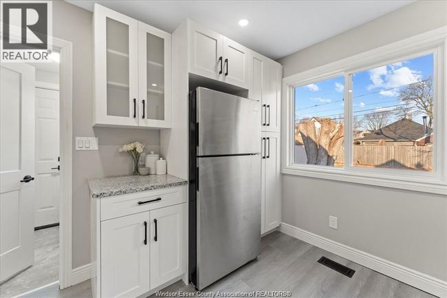 1530 Albert Rd, House other with 2 bedrooms, 2 bathrooms and null parking in Windsor ON | Image 9