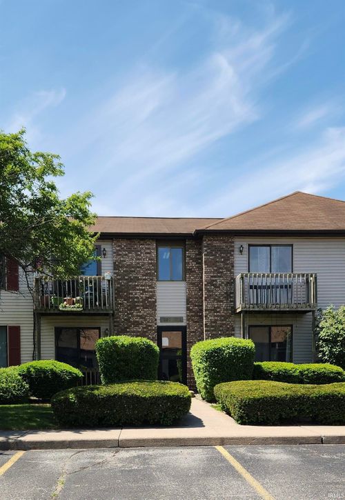 1004 Clarinet Blvd E, Elkhart, IN, 46516-4751 | Card Image