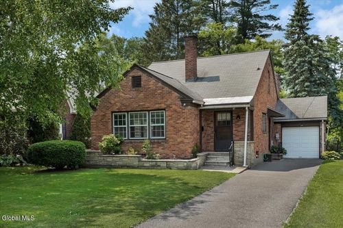 43 Crescent Dr, Albany, NY, 12208-1239 | Card Image