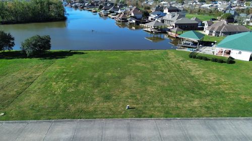 1014 Woodview Dr, Morgan City, LA, 70380-8045 | Card Image