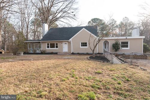 1812 Parkway Ln, NORTH CHESTERFIELD, VA, 23225-7420 | Card Image