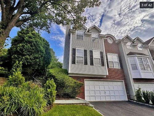 93 Paddington Cir, Smithtown, NY, 11787-5903 | Card Image