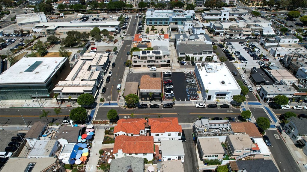 Commercial Lease in Manhattan Beach 5
