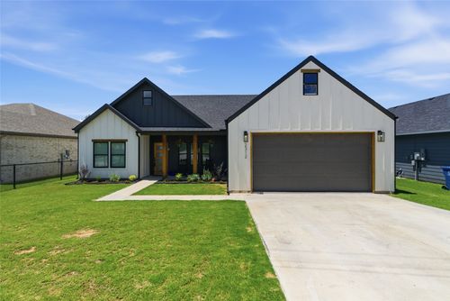 2312 Neches St, Granbury, TX, 76048-6462 | Card Image