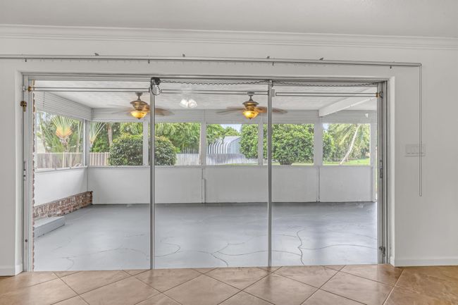 852 Palo Verde Ct, House other with 5 bedrooms, 3 bathrooms and null parking in Haverhill FL | Image 24
