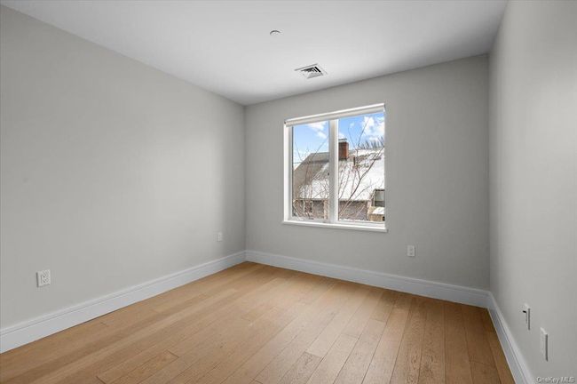 156 Beach 5 Th St, Home with 0 bedrooms, 1 bathrooms and null parking in Far Rockaway NY | Image 24