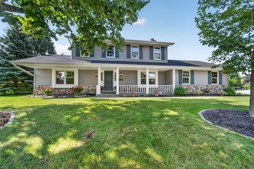 W158N10439 Old Farm Road, Germantown, WI, 53022 | Card Image