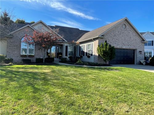 4456 Red Panda Cir Nw, Massillon, OH, 44646-9519 | Card Image