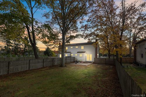 921-923 Church St, Bohemia, NY, 11716-5007 | Card Image