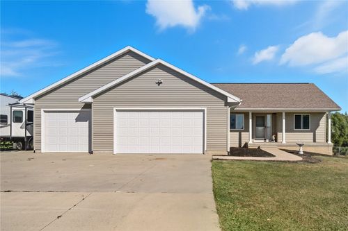 22980 105th St, Anamosa, IA, 52205-7986 | Card Image