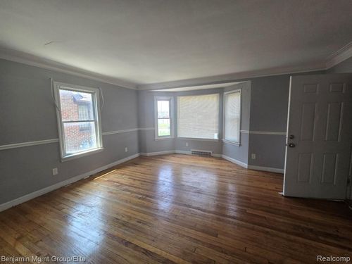 16936 Fairfield St, Detroit, MI, 48221-3075 | Card Image