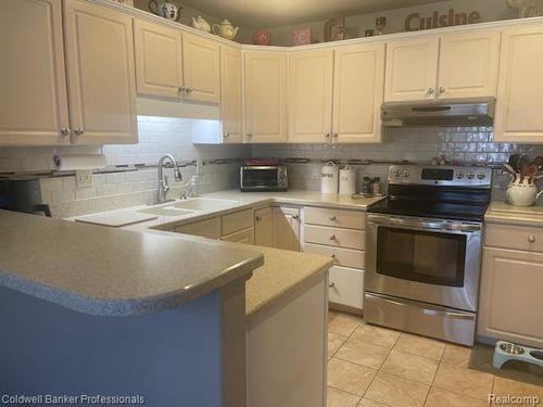 13096 Village Ct, Clio, MI, 48420-8264 | Card Image